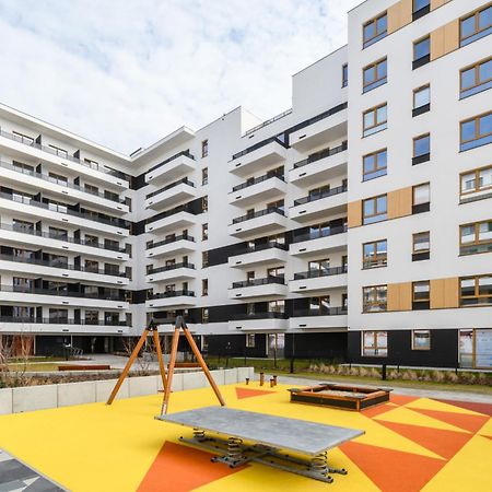 M&R Apartament Airport&Business Premium Komputerowa - Underground Garage - Free Wifi - Netflix - Self Check-In - 5 Min From Chopin Airport Varşova Dış mekan fotoğraf